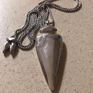 Kendra Scott arrowhead pendant